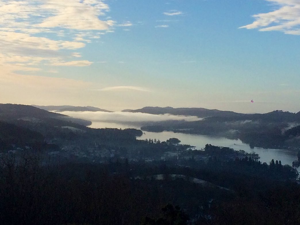 IcicleLakesHQ's tweet photo. Stunning☀️💕#SundayMorning #LakeDistrict  lovely 😊⛅️⛰ cloud inversion #OrrestHead worth an early start!!! 🐕🏃🏻‍♀️🦌 https://t.co/JxS9m9kFSV