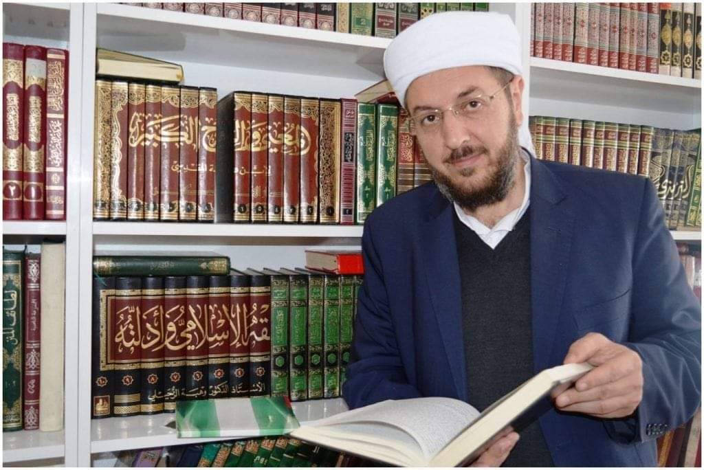 sezer_lmaz's tweet photo. İlminden istifade ettiğimiz, Türkiye'nin önemli alimlerinden Bitlis Güroymak (Norşin) Medresesi Başmüderrisi Seyda Abdülkerim Çevik, uğradığı hain saldırı sonucu vefat etti. 
Allah rahmet eylesin. https://t.co/1skDm5YNbV