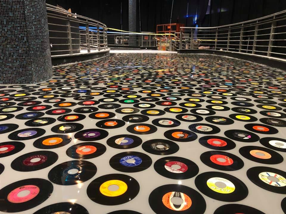 cretekingdom's tweet photo. 𝗘𝗺𝗯𝗲𝗱𝗱𝗲𝗱 𝗥𝗲𝗰𝗼𝗿𝗱 𝗘𝗽𝗼𝘅𝘆 𝗪𝗮𝗹𝗸𝘄𝗮𝘆 🎶💿- Tulsa, OK https://t.co/tswFaC2akn https://t.co/yRimeuFXts