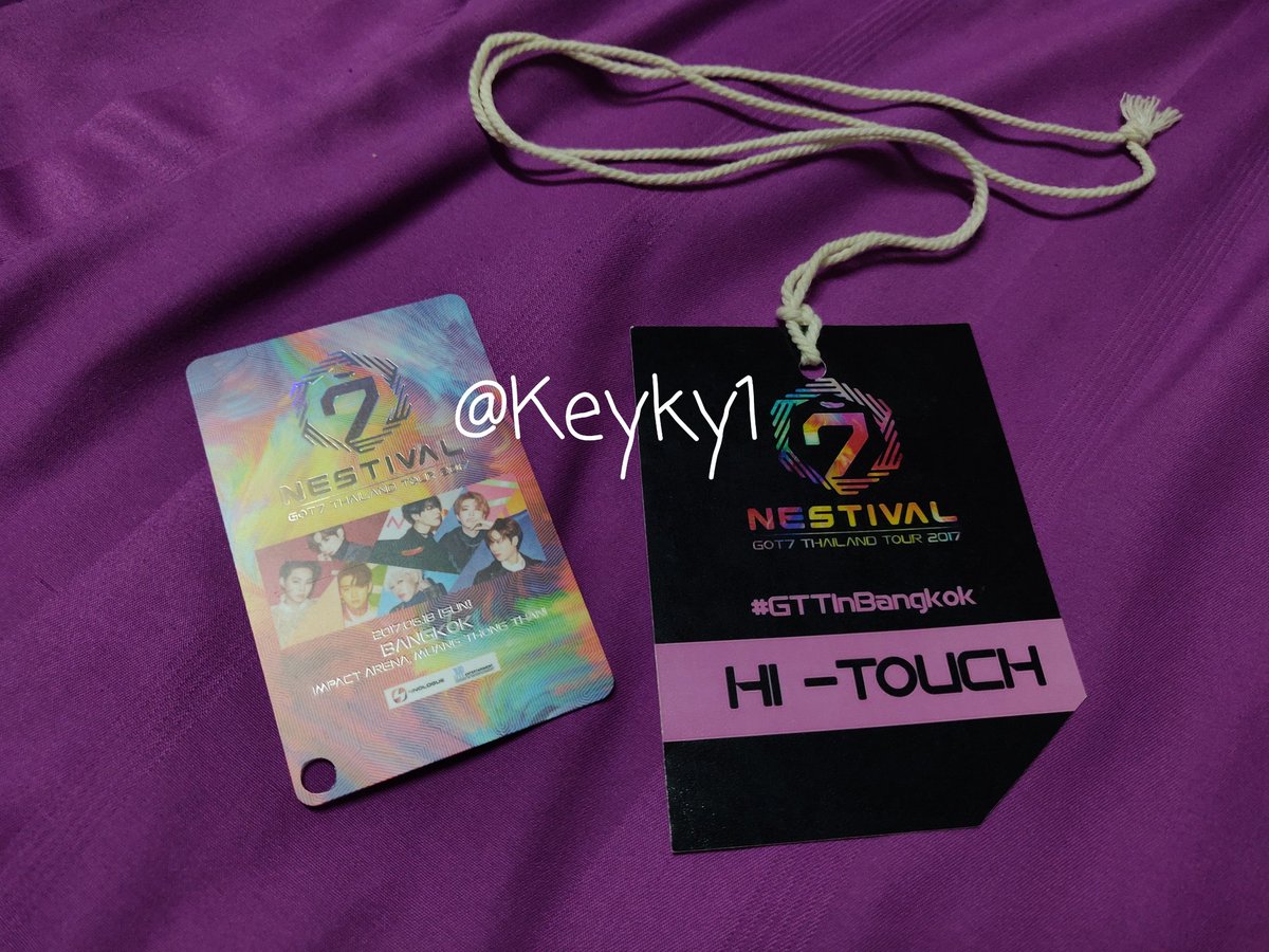 Keyky1's tweet photo. คอนครั้งแรกที่ไปคือไปคนเดียวไม่รู้จักใครแต่ได้เพื่อนรุ่นน้องที่ชวนเค้านั่งแท็กซี่ไปด้วยกันและได้เห็นน้องได้สัมผัสมือน้องๆทั้ง7ครั้งแรกในชีวิตขอบคุณน้องที่กดบัตรให้ด้วย @ggiibbz93 #FirstTimeWithGOT7
#GOT7KEEPSPINNINGinBKK #got7
@GOT7Official @JYPTHAILAND ครั้งเดียวไม่มีอยู่จริง https://t.co/jQiHT6ISr6