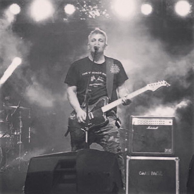 #feliz46 @mbongarra por muchos años más de música !!