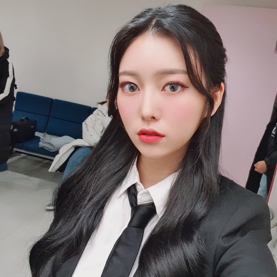 Kpop Girls in suits | Page 2 | allkpop Forums