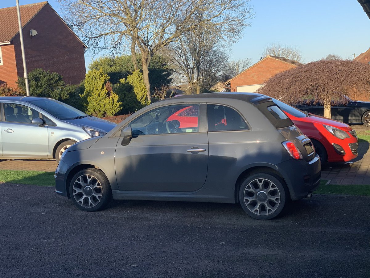 AliceCooperMini's tweet image. Hmm!! I’ve been replaced whilst I’m having an oil leak mended!!!  Don’t get comfy in my spot!!! #mini #minicooper #fiat #fiat500 #garage #oilleak #courtesycar