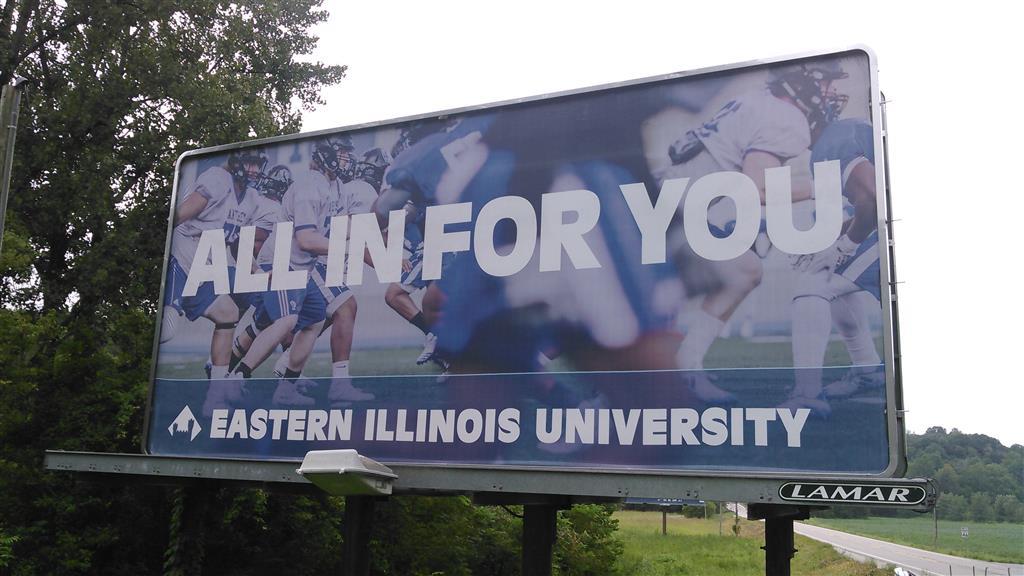 EIU_CollegeOfEd's tweet photo. Eastern Illinois University (@eiu) students-whether #Greek or College of Education or another program--contribute mightily to the campus and local community. Check out this wonderful article about the diverse ways #EIU students serve others! #collegelife 
https://t.co/lFOR1CT7At https://t.co/sZxF6SH8Tq