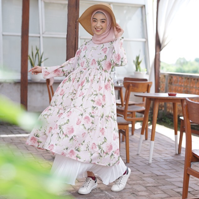 suvinaa's tweet photo. Saya menjual Orlin tunik seharga Rp105.000. Dapatkan produk ini hanya di Shopee! https://t.co/1SDwbhPRi0 #ShopeeID https://t.co/gQadJZJ2Bh