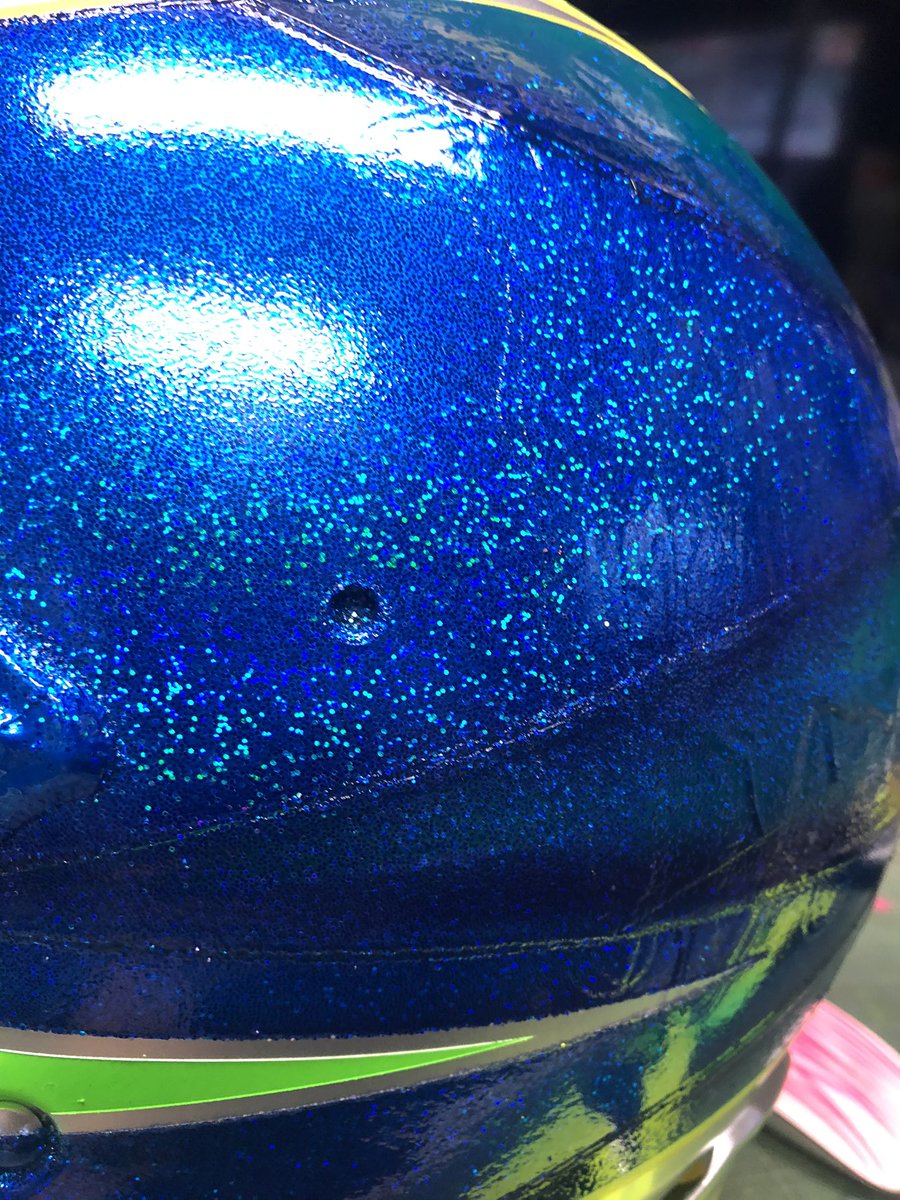 pmyama21's tweet photo. ケンティー
あと1色入れれば色付け終わりっ👍
#ペイントマジックヤマ
#paintmagicyama
#ヘルメットペイント
#アライヘルメット
#Vクロス4
#326racing
#ysp浜北大橋 https://t.co/D9oSKS8xzs