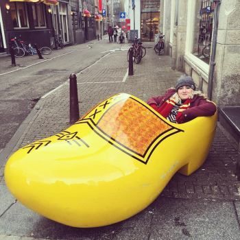 completeeurope's tweet photo. Next up on my recommendations for European winter breaks is Amsterdam. Why go in Winter? How do fewer crowds sound? Also, the canals have a magical glow when the night lights come on. Check out my 2-day itinerary. https://t.co/Sk4mtm7aRj https://t.co/J61IfPHoF1