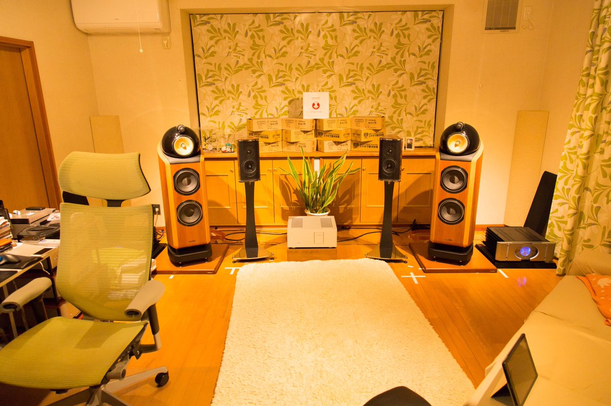 みかささん 70 オーディオの見た目がダサいだの気もいだの言っている奴の部屋のダサさは異常 スピーカー 一つデザインが変でも 部屋全体でまとめればどうといことない 悪いオタクはトータルバランスを整えられない まずは部屋の掃除からだ