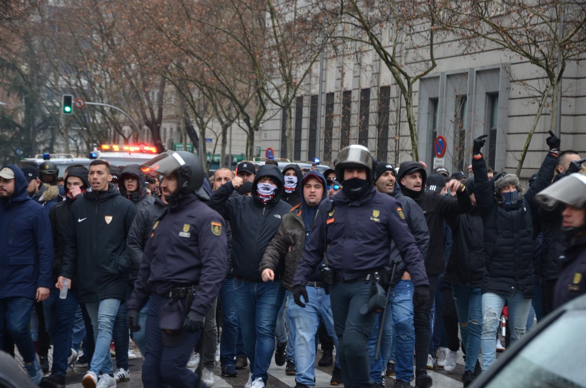 Real Madrid-Sevilla F.C
18/01/2020
Por mas que lo intenten no podrán nunca evitar que dejéis de sentir nuestro aliento.
#NoSinNuestraPancarta
#Ultras