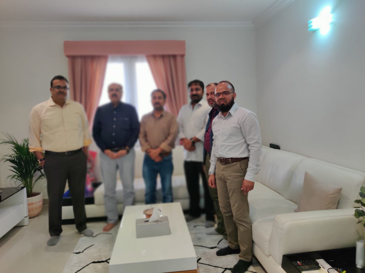 SamastConnect's tweet photo. It was a great morning 2day 4 us when mathematics genius &amp; Super 30 founder, Mr. Anand Kumar spared his precious moments for us during his short visit to Qatar. He along with Mr Pranav Kumar, Mr Obaidurrahman founder of Rahman’s 30 visite our member Dr. Mosharraf's residence. https://t.co/N8KUYCiNEQ