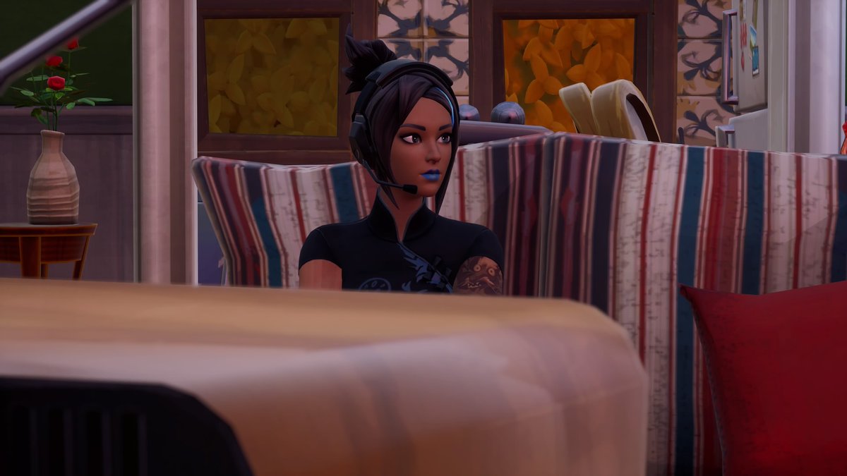 MetaOFFI's tweet image. "Ah vous êtes la vous ? Désolé de l'absence j'étais très occupée en ce moment à trouver un logement mais c'est bon ! Meta est de retour pour... aider l'E.G.O. ?"