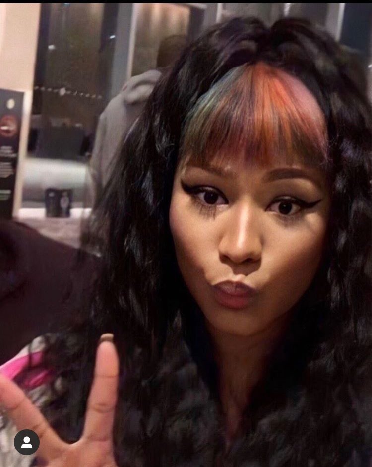 Can y’all help me start a thread of rare Nicki pics you don’t see very often (looks, angles, etc)? Like these (omg pls don’t let me flop)