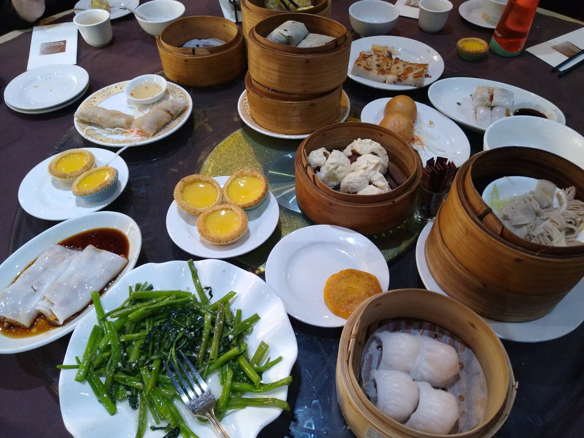 rjw1's tweet photo. We ate lots of Dim Sum. My phone was having connection issues so I didn't live tweet it all. A pic spam follows. #LeedsFunWeekend https://t.co/5sPQ1dUhn0