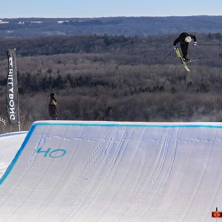 MtStLouis's tweet photo. The face you make when you have fresh pow to groom out! 
20cm dumped yesterday, ski &amp; ride it today! Snow Report Jan 19th
80-100cm Base
#machinegroompowder
11 Lifts 36 Slopes
3 Terrain Parks 1 Halfpipe
Photo Cred: Will Bacon
Groomer Cred: #GroomerCC
@billabong1973 @PistenBullyUSA https://t.co/W1iG323LAI