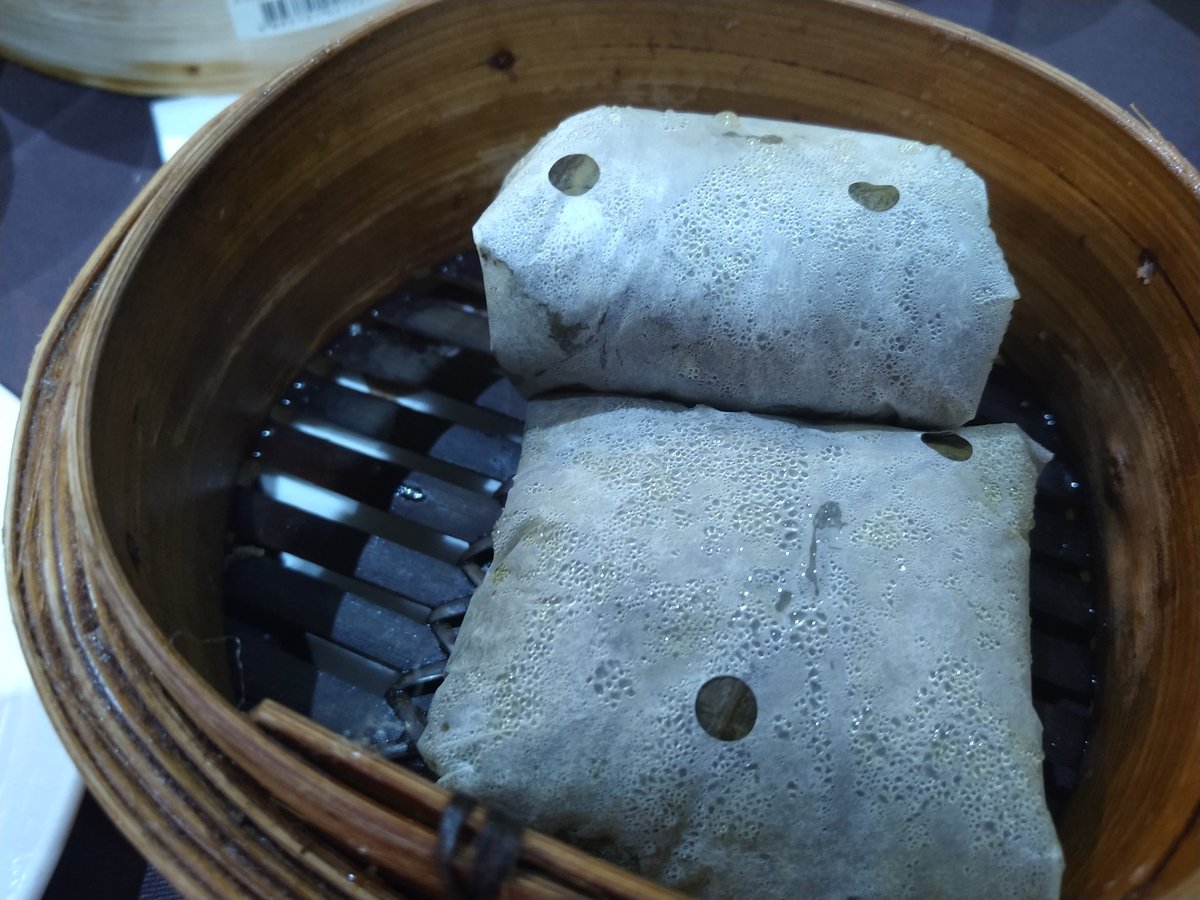 rjw1's tweet photo. We ate lots of Dim Sum. My phone was having connection issues so I didn't live tweet it all. A pic spam follows. #LeedsFunWeekend https://t.co/5sPQ1dUhn0