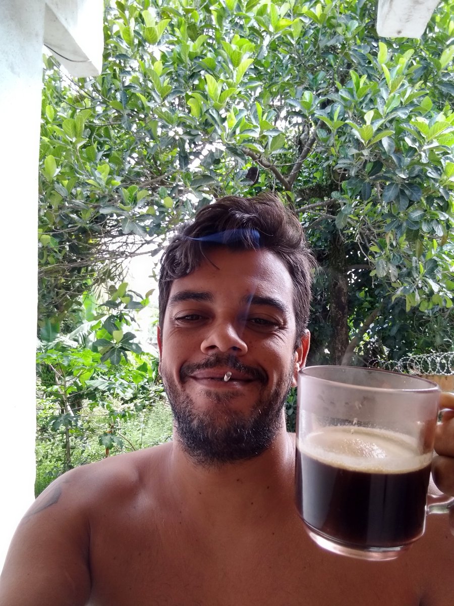 GnomoVerde4e20's tweet photo. Melhor coisa é acordar e ter nem que seja uma ponta já pronta pra ascender com o café de manhã. 💚🍁🔥☕🔥🍁💚
#BolDiaComAlegria #CaféComGanjah #SemAhErvaNãoDáMais #CoffeeExpress #ElGnomoVerde https://t.co/g3HpIkwXyT