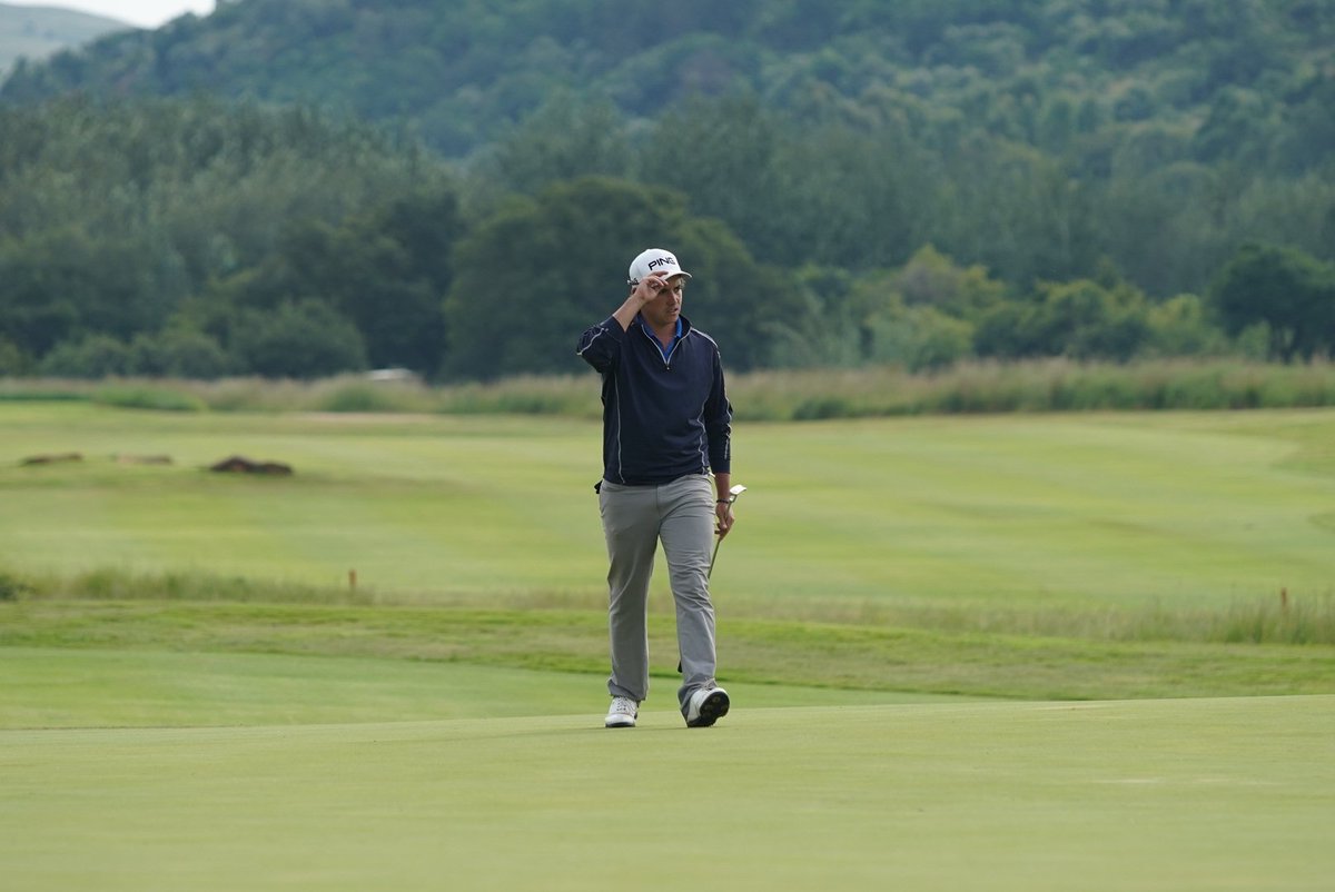 4's for both <a href="/matiascl91/">Matias Calderon</a> &amp; <a href="/Darrenfichardt1/">Darren Fichardt</a> on the 1st play-off hole! Back to the 18th tee we go! ⛳

#EOAPGAChamps
#GR8NESSBEGINSHERE