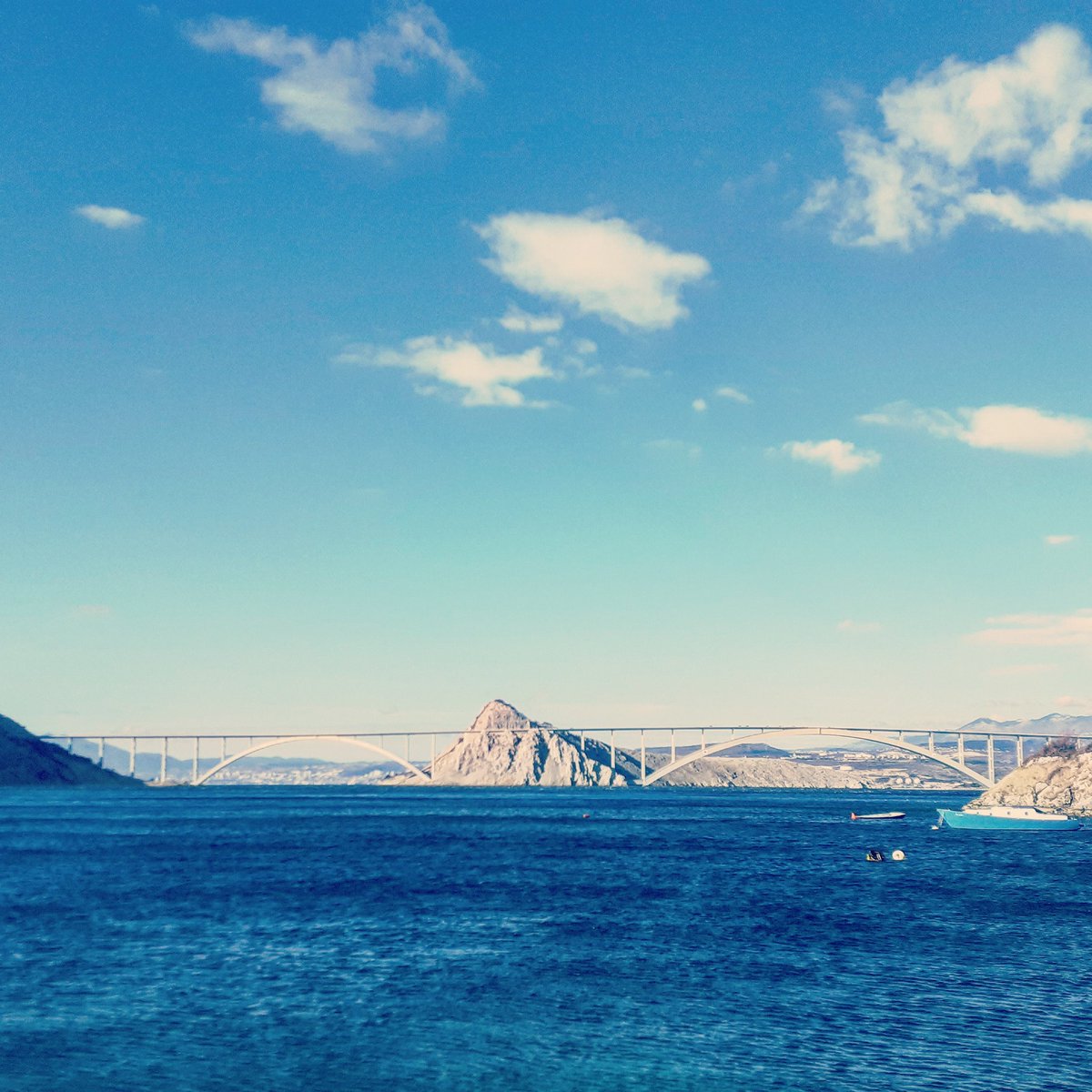 ncliburnija's tweet photo. Make bridges, not walls ❤! #bridge
#connectingpeople #beautifulcroatia #islandkrk #krkbridge #sealovers #visitkrk https://t.co/a98ZtjHHkk