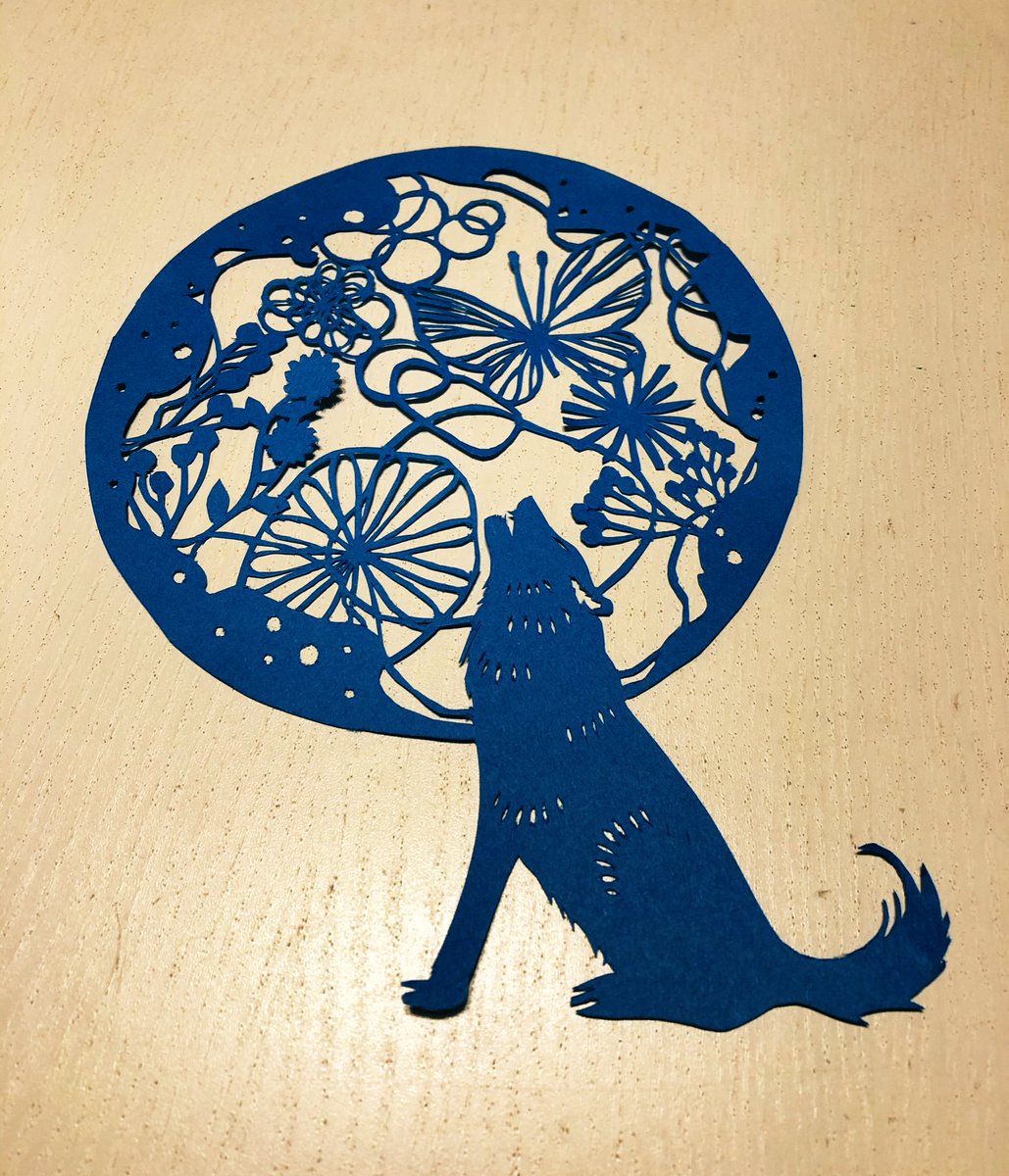 草花や動物モチーフの切り絵