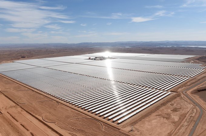 A calculation says that we could satisfy the world current demand for power by covering 1.2% of the Sahara Desert with solar panels buff.ly/2iAAAsZ