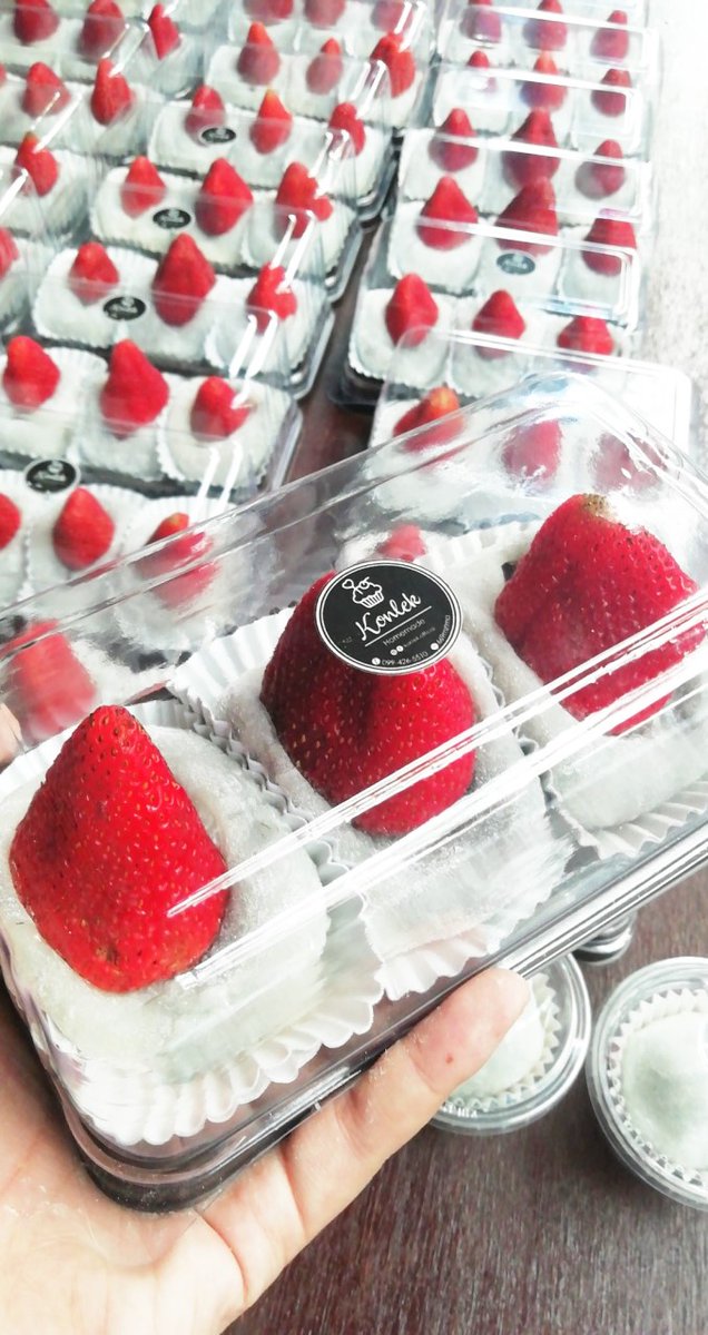 Typee21's tweet photo. เปิดพรีออเดอร์รอของ7-15วันงับ
🍓ไดฟุกุสตอเบอรี่🍓
💚ไส้ชาเขียว
❤ถั่วแดง
☺ลูกละ 65 บาท 
3ลูก180💥💥 ในกรุงเทพมีบริการส่งไลน์แมนค้าบ #ไดฟุกุ #อร่อยบอกต่อ  #อร่อยไปแดก https://t.co/prtjtiFDY3