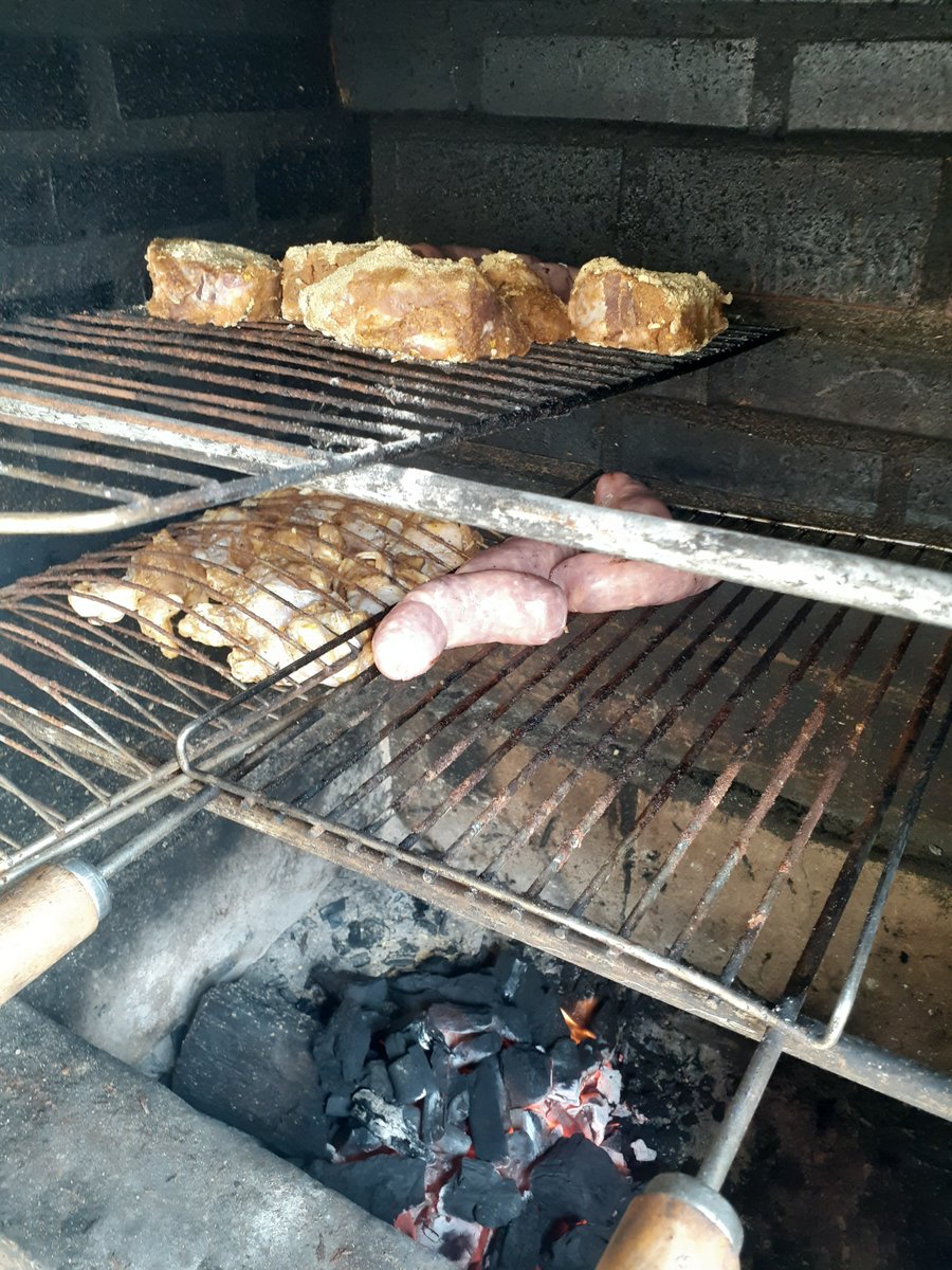 EduardoOlmo's tweet photo. Começando #Assador https://t.co/zugqmNVehB
