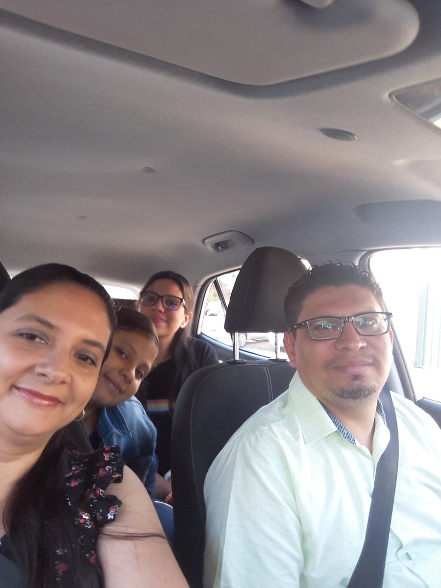 alyshlopez's tweet photo. A la casa de Dios  en familia. #MiDomingoNoEsNegociable https://t.co/QugjekrCa8