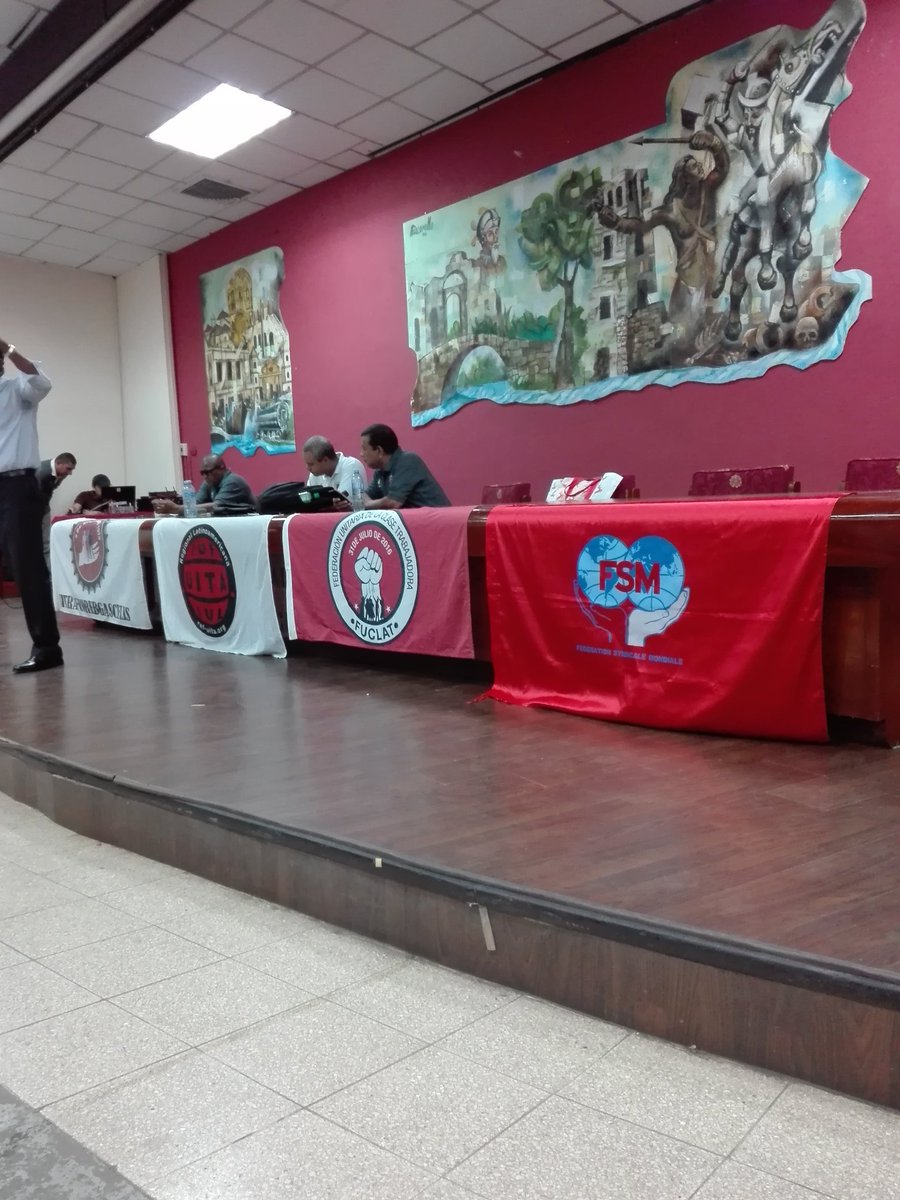 AnelHer39975755's tweet photo. Realizando la gloriosa Asamblea Genaral en la Universidad del Moscote Panamá, presentación de las finanzas y nueva propuesta par la nueva Convención colectiva 2020 a 2022, la lucha es constante, nunca deja de ser viva #Uita, #Fuclat,#Fsm, #Sitrafcorebgascelis https://t.co/niLjGiMjQW