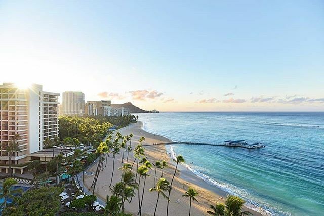 TravelSovereign's tweet photo. #Honolulu - #Oahu is an excellent option for first-time #Hawaii visitors. Here, you'll find iconic attractions such as #Waikiki and #DiamondHead (both pictured) as well as #PearlHarbor. 
#SovereignTravelAgency #ExplorationElevationRejuvenation #travel #v… https://t.co/QJuFKQNa8u https://t.co/LmFEH2XNjb