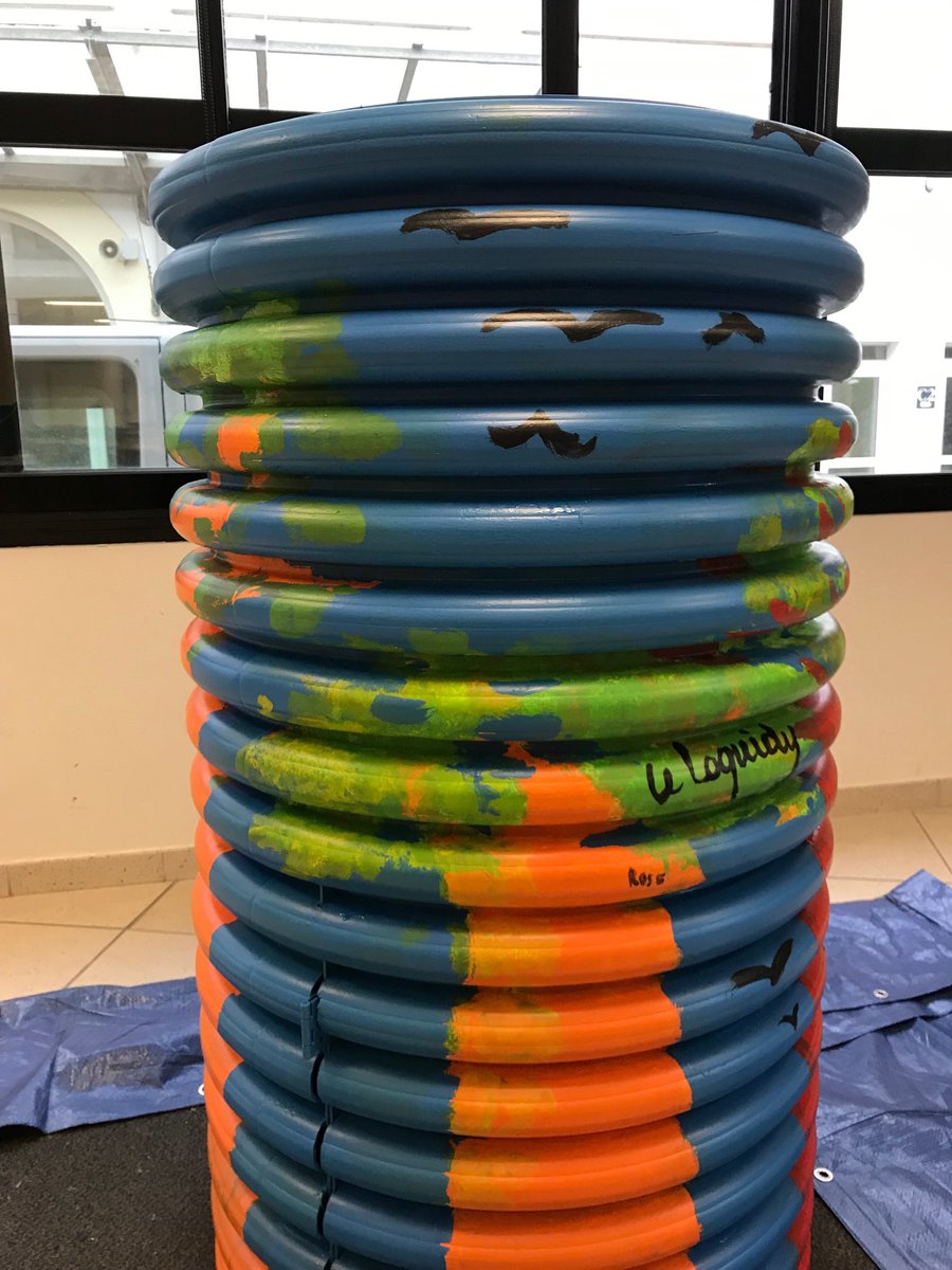 MerJerome's tweet photo. Direction l’école de Talata Andraikiba pour cette nouvelle fontaine peinte par les élèves pour les 1300 jeunes malgaches ! Faire des ricochets😀 : saison 3 entre Rezé,Nantes et vers Madagascar. De l’eau saine🌍💧 !⁦@LyceesNotreDame⁩ ⁦@ThomasSotto⁩ ⁦@N_Hulot⁩ https://t.co/Qa9q9B93qs