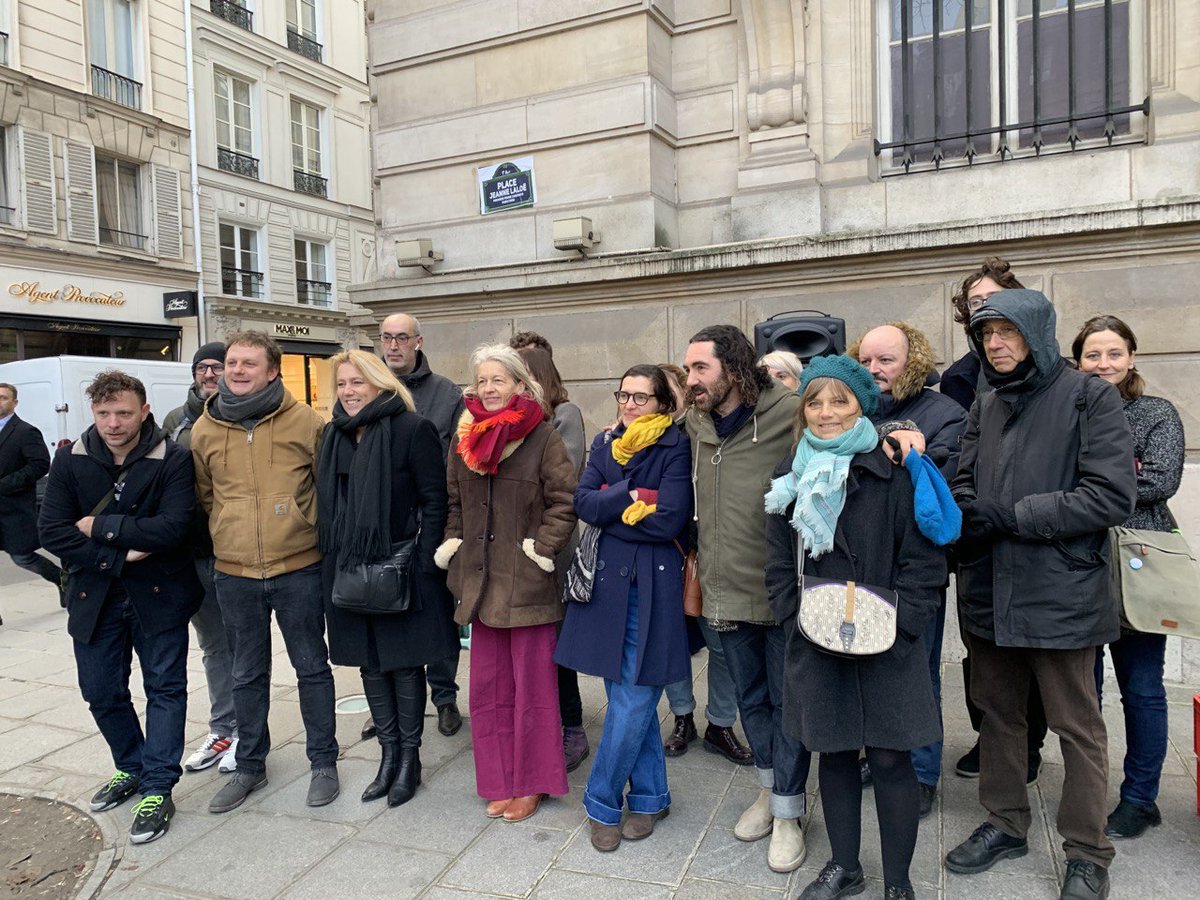 Thomas_Luquet's tweet photo. Aujourd'hui, avec @pat_pol25 et @Simonnet2 , nous avons renommé la place Maurice Barrès en place Jeanne Laloë , militante féministe, 1 er candidate a la ville de Paris ! #parisCentre #feminisme https://t.co/cuFJFWBQei