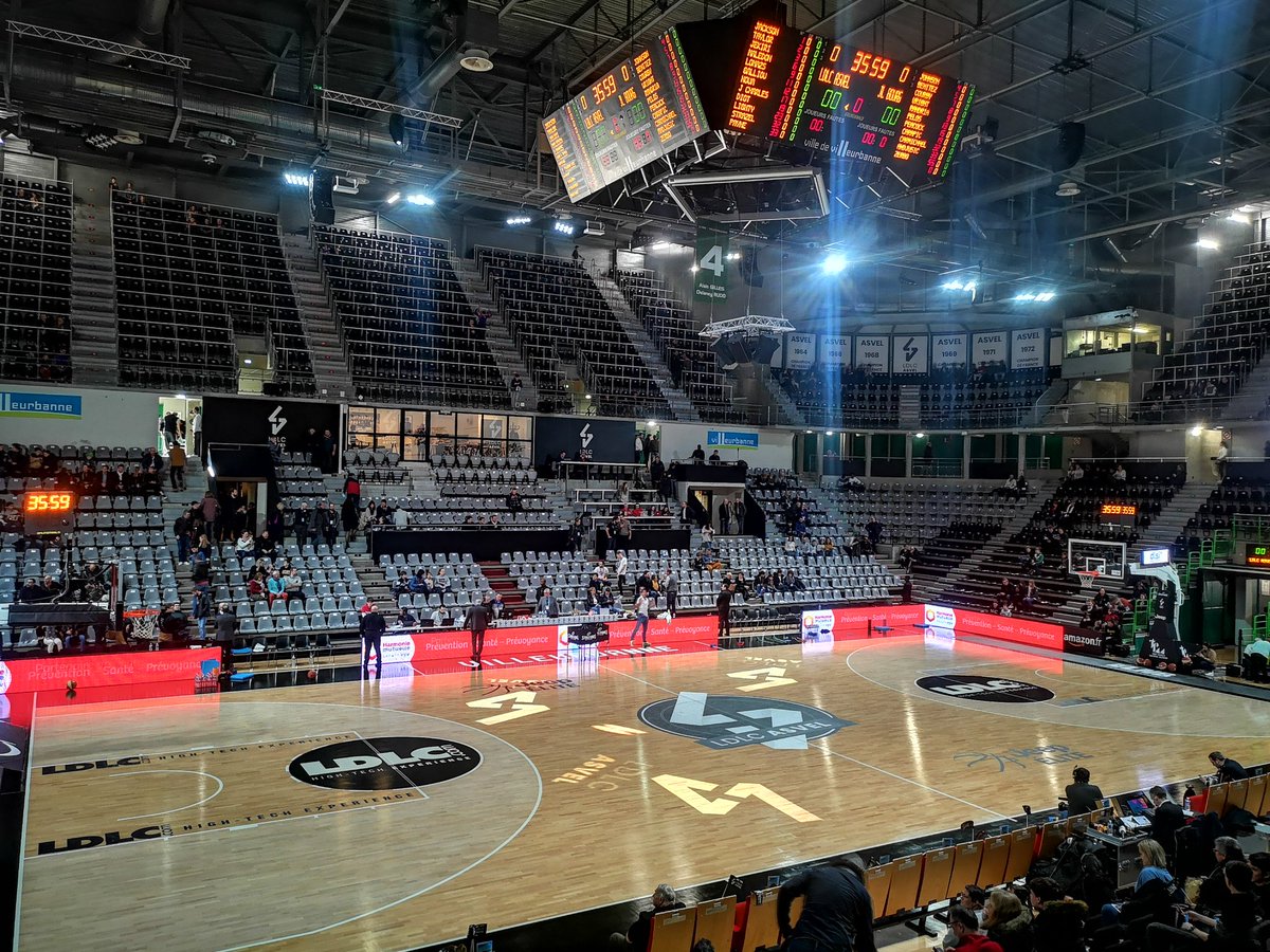 EspinosaJu's tweet photo. Une semaine passée à étudier le fonctionnement de la @JLBourgBasket. L'innovation au cœur du projet, l'expertise à chaque poste. Merci à Savo Vucevic d'avoir ouvert les portes et partagé son quotidien! Match à @LDLCASVEL pour enchaîner avec la semaine prochaine... #CuriousMutant https://t.co/aBhnGIqdGz