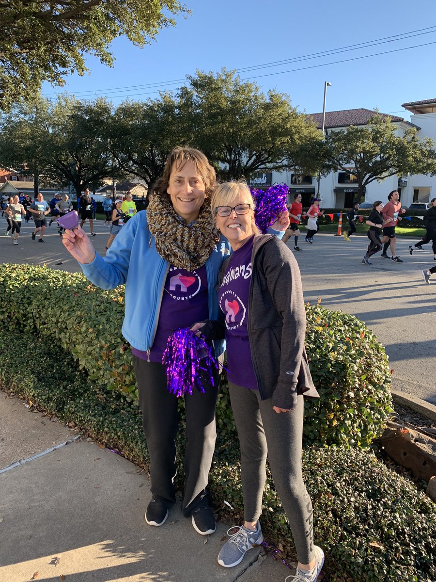 gordmans's tweet photo. Good luck to all running in the @HoustonMarathon this morning! 🎉💜 #CommunityCounts https://t.co/thipJtZMlZ