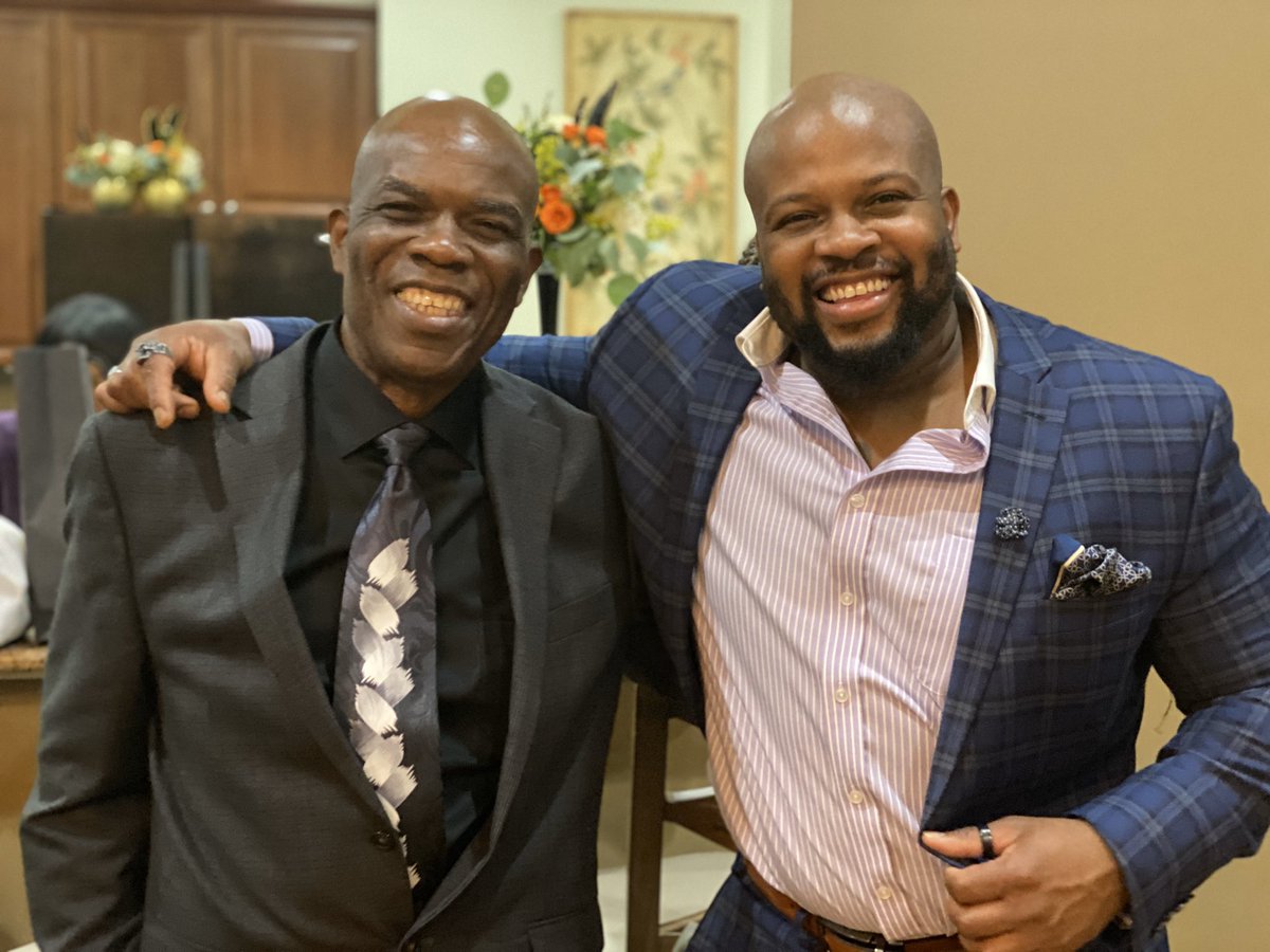 ChefDavidRose's tweet photo. Last night we celebrated my Dad’s 70th!!  He’s the reason behind everything I do.  Blessed to always have him in my corner.   Happy Birthday to the original Chef Rose! #chef #70neverlookedsogood #chefrose #dad https://t.co/2swqzc0Qbn