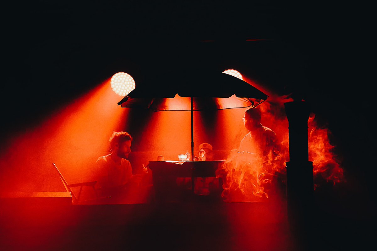 KaiserChiefs's tweet image. Bridlington was a Hit(lington)! Nothing quite like a Yorkshire crowd 🤍 #duckontour @bridspa 

📷 @dani_queues