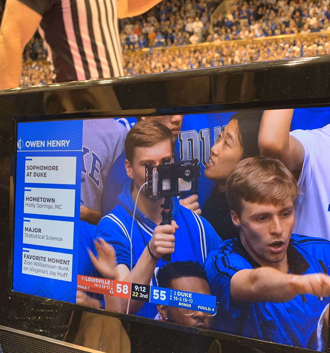 RealDukeSID's tweet photo. All-star SID student @ohenry34 on the hustle for @espn last night at Cameron 🤩😎💪🤑🏀🎥🔵😈 #FanCam #GoDuke #StayCrazie @DukeMBB https://t.co/lXmARBjJad