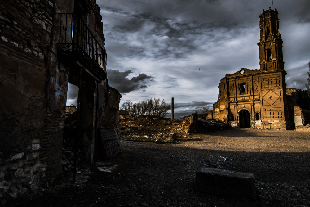 Los pueblos de #Belchite y #Rodén son capaces de impresionar al más valiente y... ¡El 8 de febrero volvemos a estos lugares marcados por el misterio con <a href="/nachonavarrogil/">Nacho Navarro Gil</a> como guía! 😬

¿Te apuntas? 👉 bit.ly/3ake8Ob

#ViajesNaveDelMisterio <a href="/navedelmisterio/">Iker Jiménez</a>