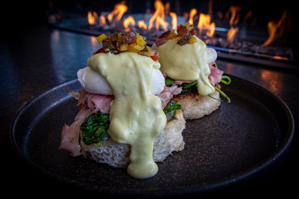 400GradiUSA's tweet photo. a̶v̶e̶r̶a̶g̶e̶
Not your average Brunch.

[Gradi Eggs Benedict] 
Hot Napoli, Spinach, Grilled Bread, Avocado Hollandaise https://t.co/fCFtuZkcf5