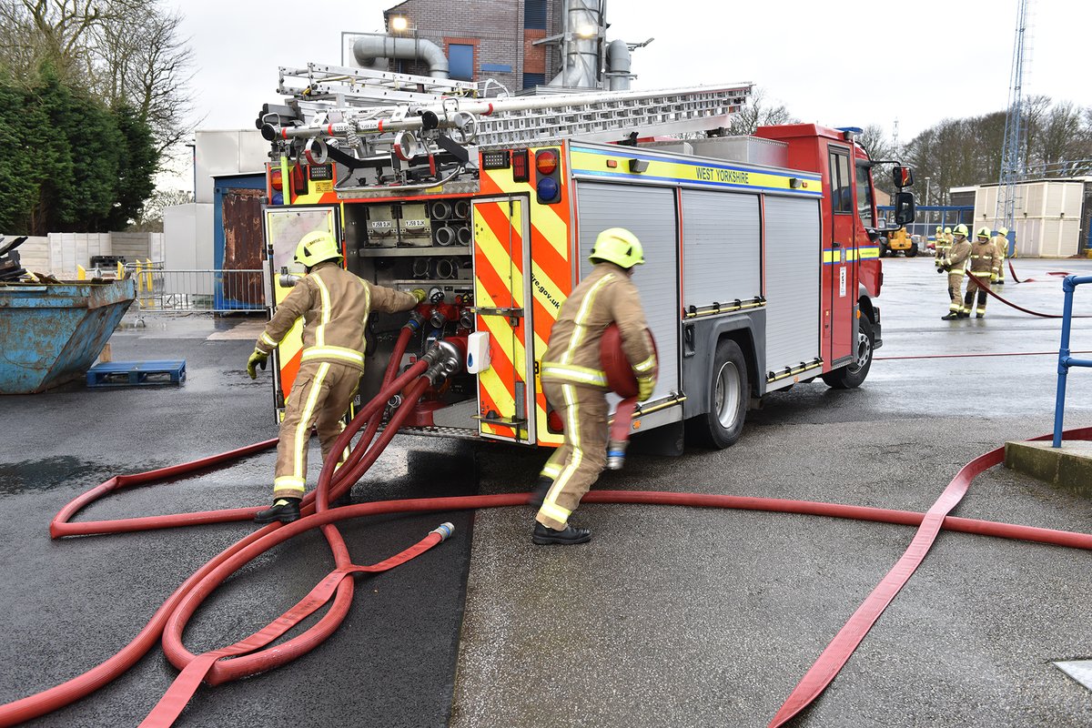 WYFRS's tweet photo. Seen as it's still #BrainteaserMonth... 

😆 Here's another WYFRS SPOT THE DIFFERENCE! 

&amp; This week we've made it extra tough! 😏

Let us know if you manage to find all 5 in the comments below! ⬇️

#GoodLuck https://t.co/OnAJ9RW9YL