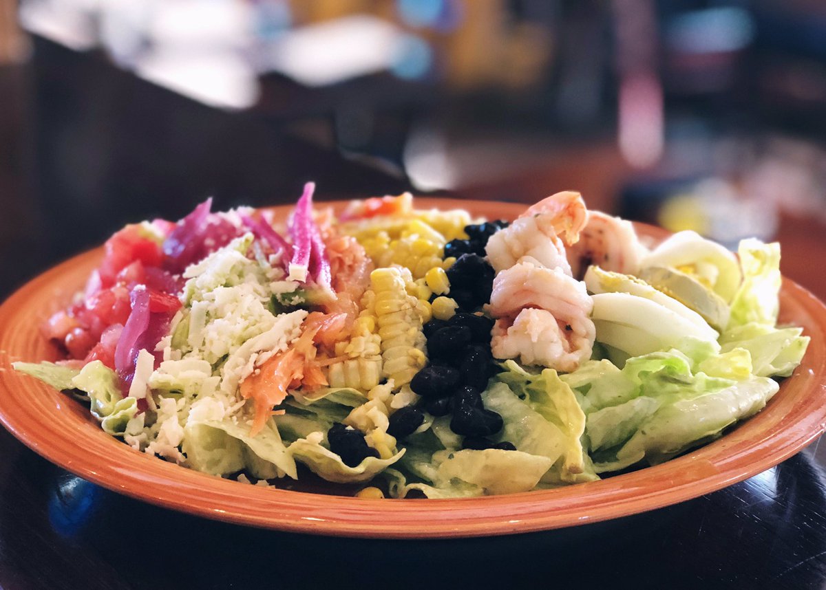 Yucatán Cobb Salad 😋‼️ #LunchSpecial ... Open MLK Day! • poached shrimp • smoked salmon • chopped iceberg • corn • black beans • radish queso fresco • hard boiled egg • avocado green goddess dressing •
#cobbsalad #eater #durhamnc #nc #foodie #salad #raleighnc