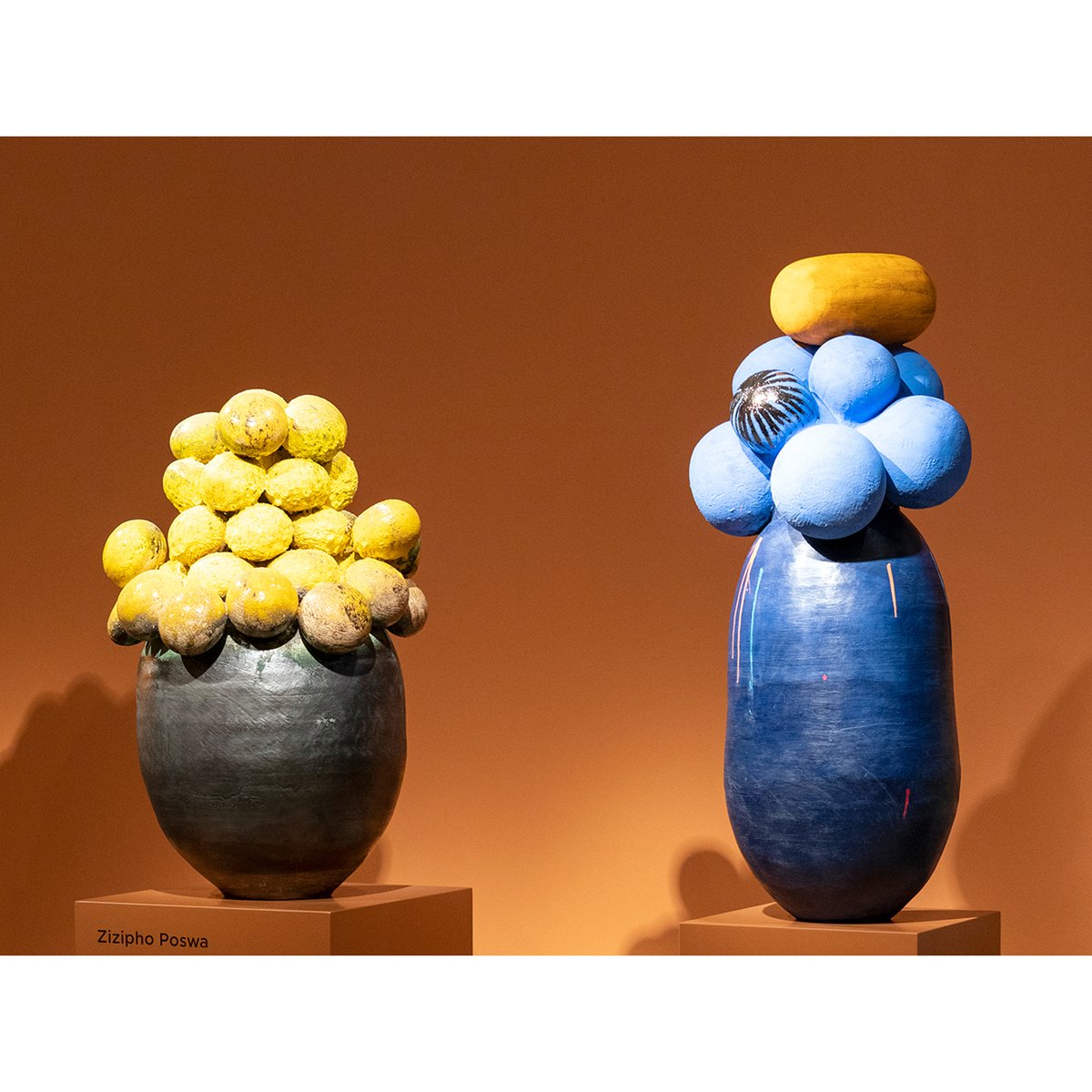 kroneworld's tweet photo. "The shared site of the gallery becomes a place for communion between the artist and their subject on the one hand, and among the group of artists together on the other." - #southernguildgallery

Pieces by Zizi Phoposwa

#communion #southernguild #kroneborealis https://t.co/aegobMDTFn