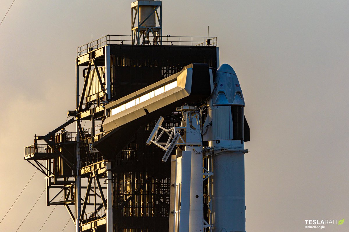 SpacePagenieuws's tweet photo. Om 16u30 gaat SpaceX zijn nieuwe Crew Dragon ruimtecapsule testen tijdens de cruciale in-flight abort test. Volg deze lancering LIVE op https://t.co/V6dhbWwYLM: https://t.co/9AC92vO9Be @SpaceX #spacex #CrewDragon #aborttest #ruimtevaart #falcon9 https://t.co/Kn2Ueb42OV