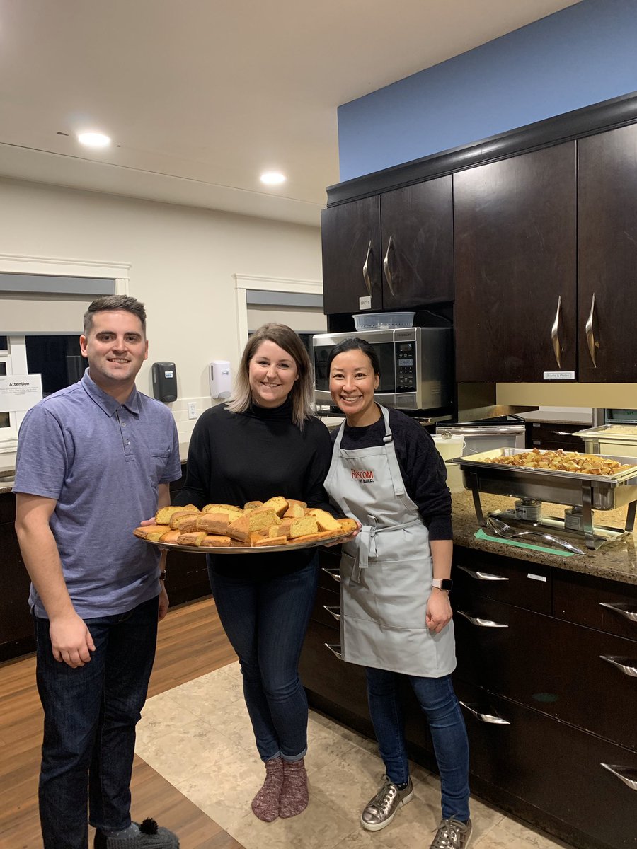 MikeVivianYEG's tweet photo. Had such a great time prepping a meal for the families at the @RMHCAlberta with my @Stantec colleagues @eashillin , @Yolanda_Lew and their significant others / friends. 

#yeg #ronaldmcdonaldhouse #charity https://t.co/9FuqpRzfxi