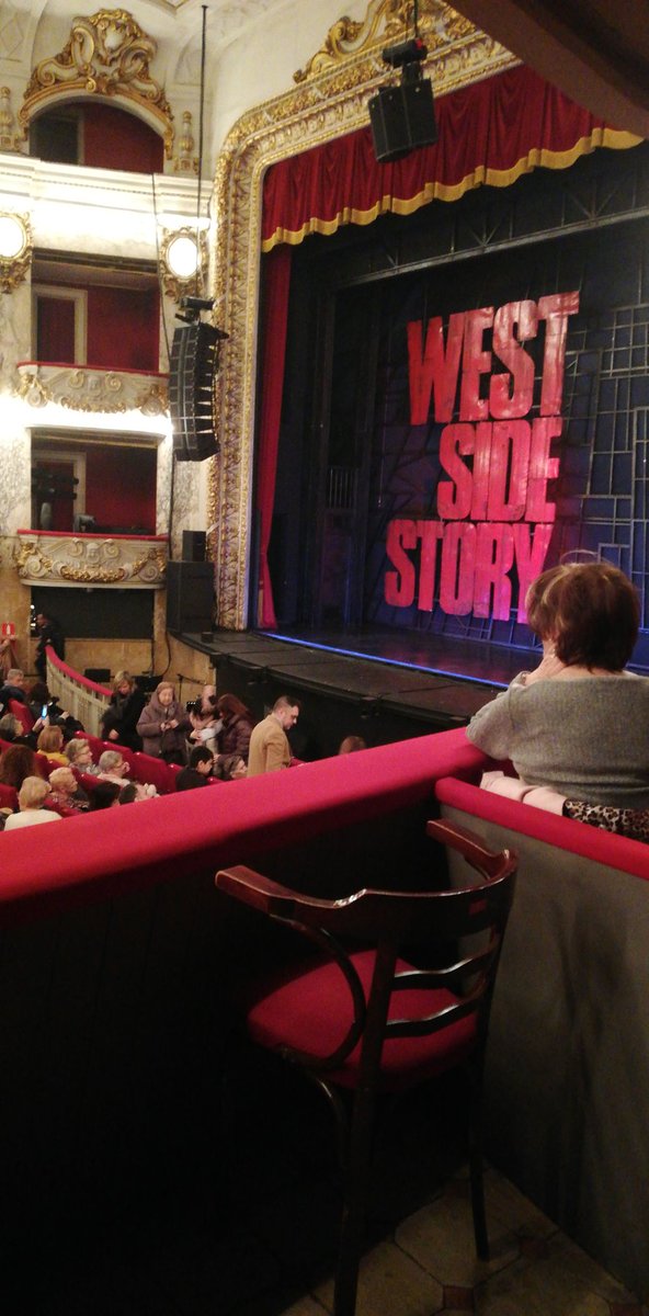 Imposible no salir emocionada y feliz del teatro. ¡Qué maravilla de musical! La actriz que hace de Anita es increíble, ¡todos y todas sois una pasada! Enhorabuena por este gran trabajo.  <a href="/WestSideStoryES/">West Side Story El Musical</a>