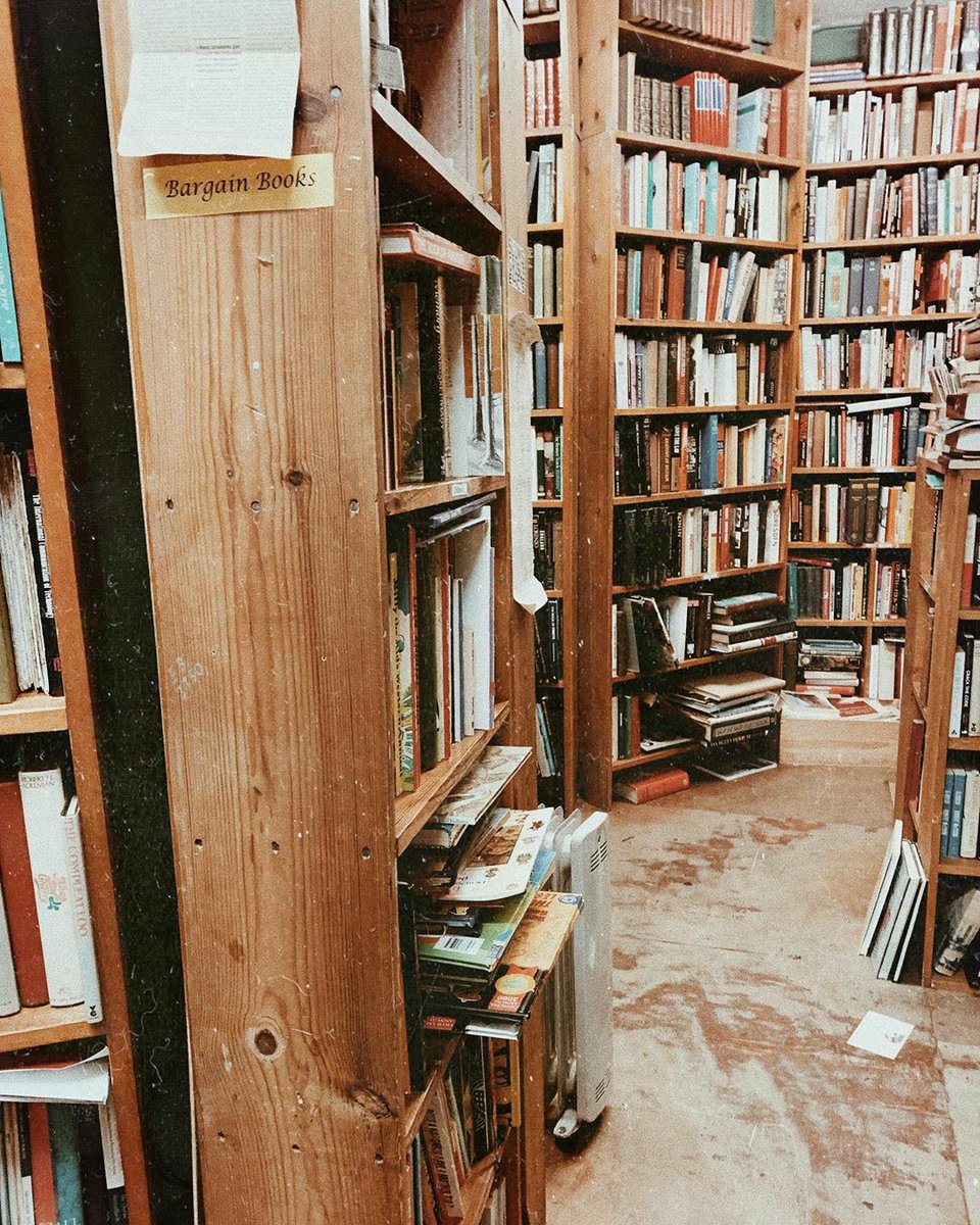 StudentControl1's tweet image. 22 КНИГИ, РЕКОМЕНДОВАННЫЕ МАРКОМ ЦУКЕРБЕРГОМ

"Фабрика идеи: Bell Labs и великая эпоха американских инноваций", Джон Гертнер

"Мировой порядок", Генри Киссинджер 

«Почему государства терпят неудачи», Дарон Аджемоглу и Джеймс Робинсон

«Рациональный оптимист», Мэтт Ридли