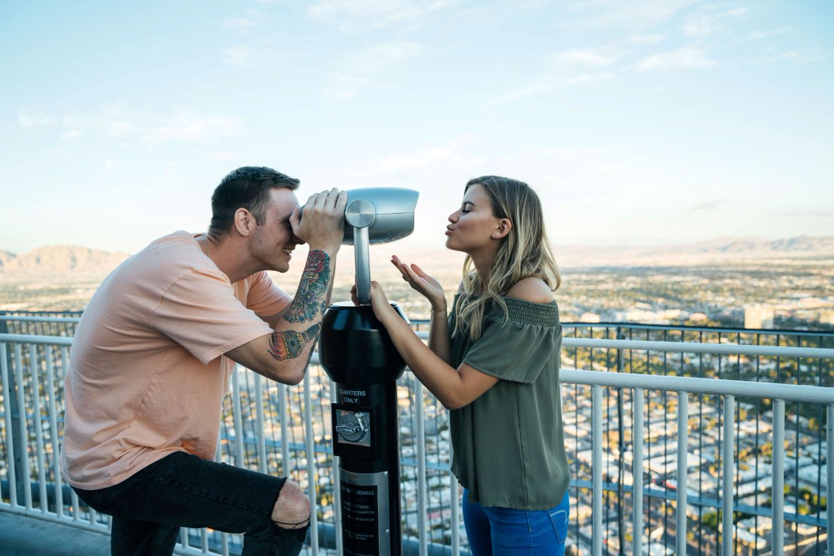 stratvegas's tweet photo. You'll always find the best view on our Skypod Observation Deck. π #STRATviews https://t.co/3BLZI3Ih5B