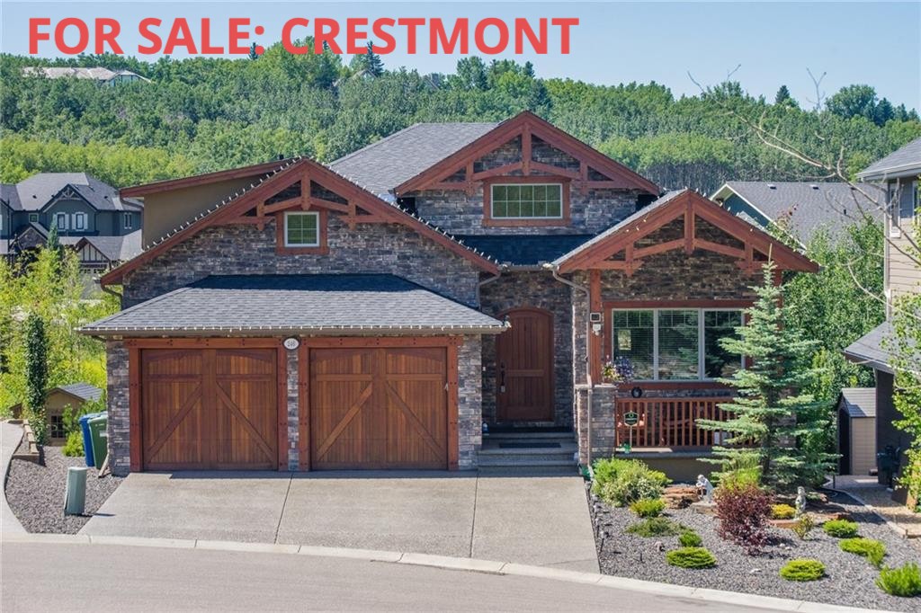 mckelke's tweet photo. Great Location- Close to work & play! 246 Crestridge Place #SWYYC #crestmont is a custom walk-out #bungalow on a quiet cul-de-sac & backing on to a greenspace. INFO LINK: https://t.co/13NP6ameWE call Kelly to view. https://t.co/MjJJyxeQMn
