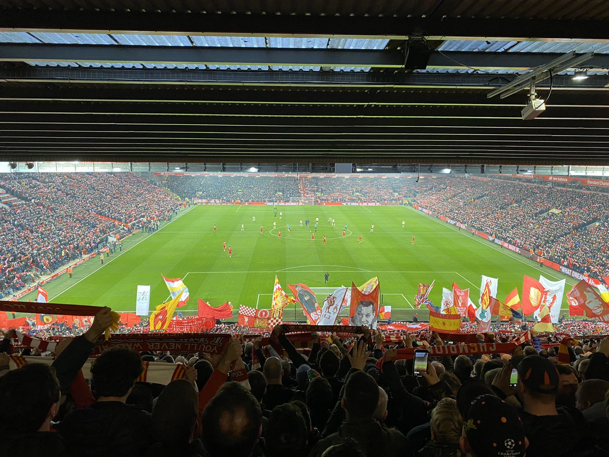 jchan89's tweet photo. This fucking team 😍 #LFC https://t.co/rY8nfWQNtd