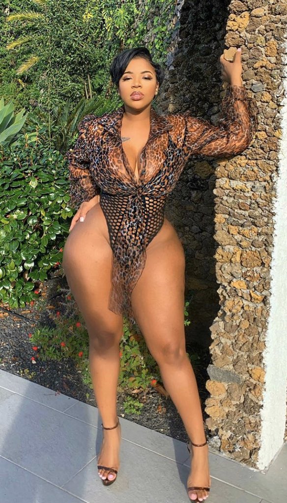 dabuttlover69's tweet photo. Thick & Sex #sexySavage #SundayThoughts #SundayMorning #Sundaymood #Curvychick #FineAF #yummy #naturalbeauty #thicc #bunsout #grownwoman #yummyhoney #aBUNdantly #shesfine #faptothis #hottie #bigass #carameldelight #themcheeks #cheekpeek #sensual #curvesahead #curvesarebeautiful https://t.co/cUeasEhbHy