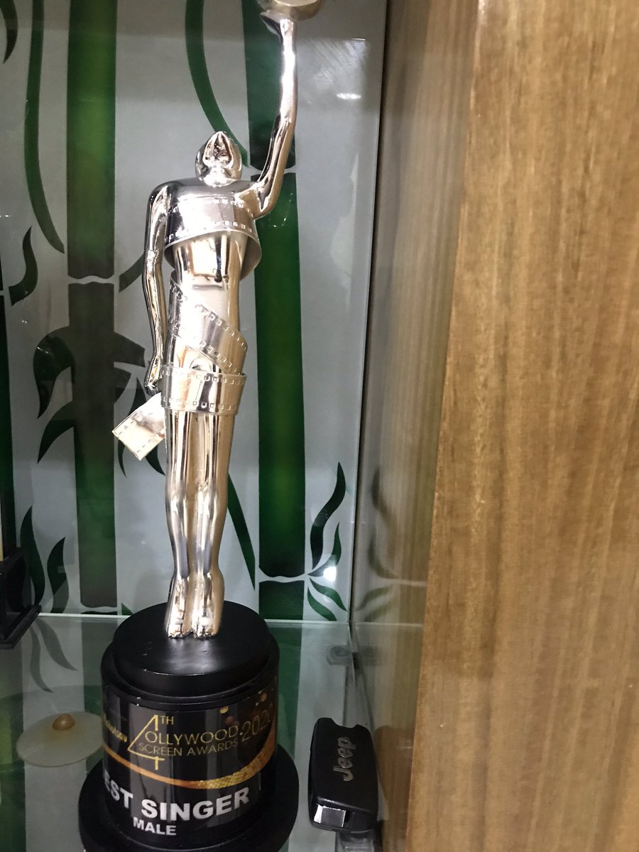 swayammusic's tweet photo. Thanks #ollywoodscreenawards2020 and #SisupalagarhMahotsav for choosing me as the best singer Male for Ore DilNashin song...2019-20
Love odisha and watch odia ❤️
#showtime #Loveodishawatchodia
#awards #bestmalesinger
#oredilnashin https://t.co/CN5b2OXHe6